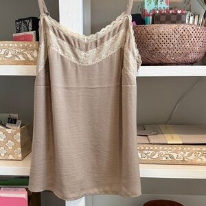 Cabi All Purpose Cami #6107 Beige w/ Ivory lace. Size Medium.